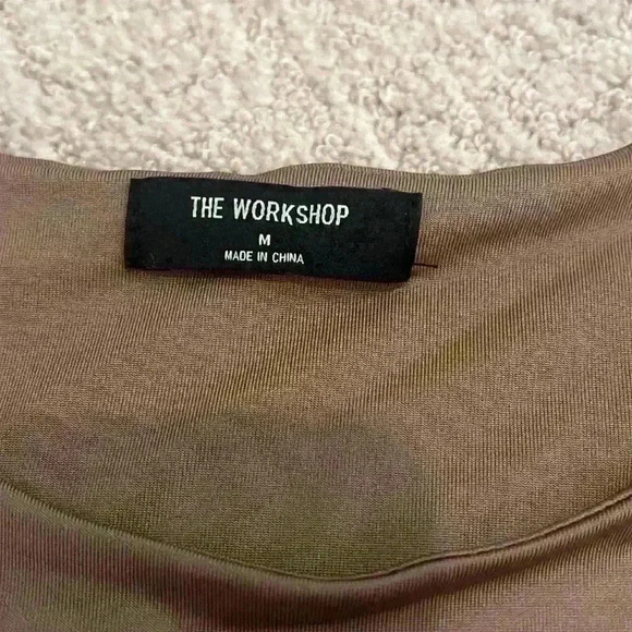 THE WORKSHOP stretchy Maude brown crop top - Picture 2 of 2